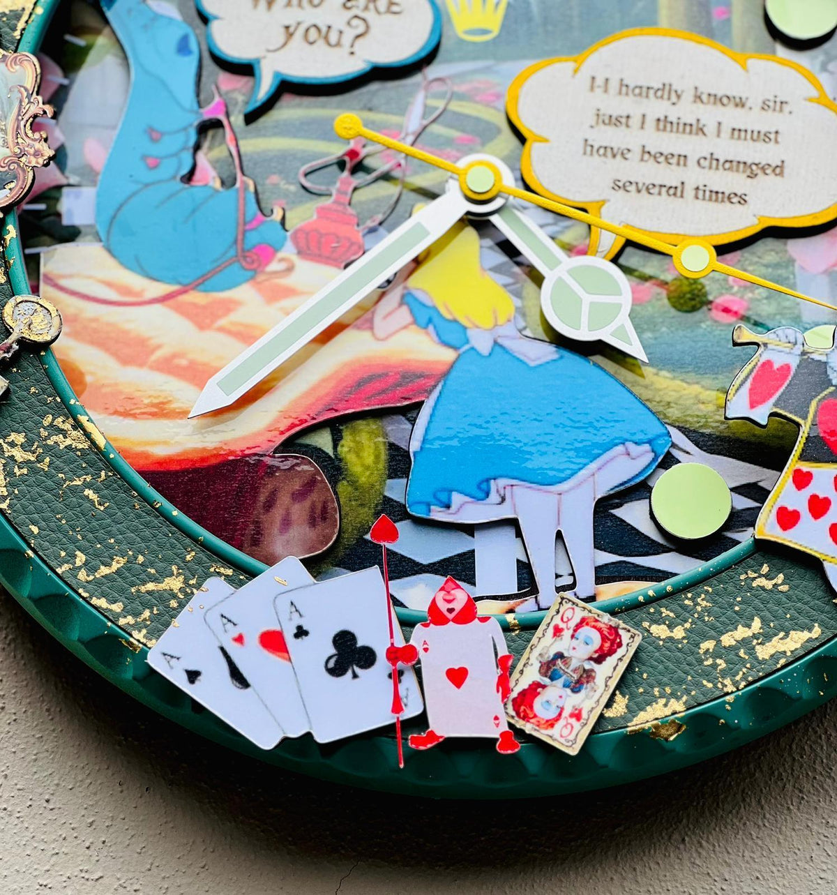 Orologio “Wonderland Edition” Custom da Parete - Moon24