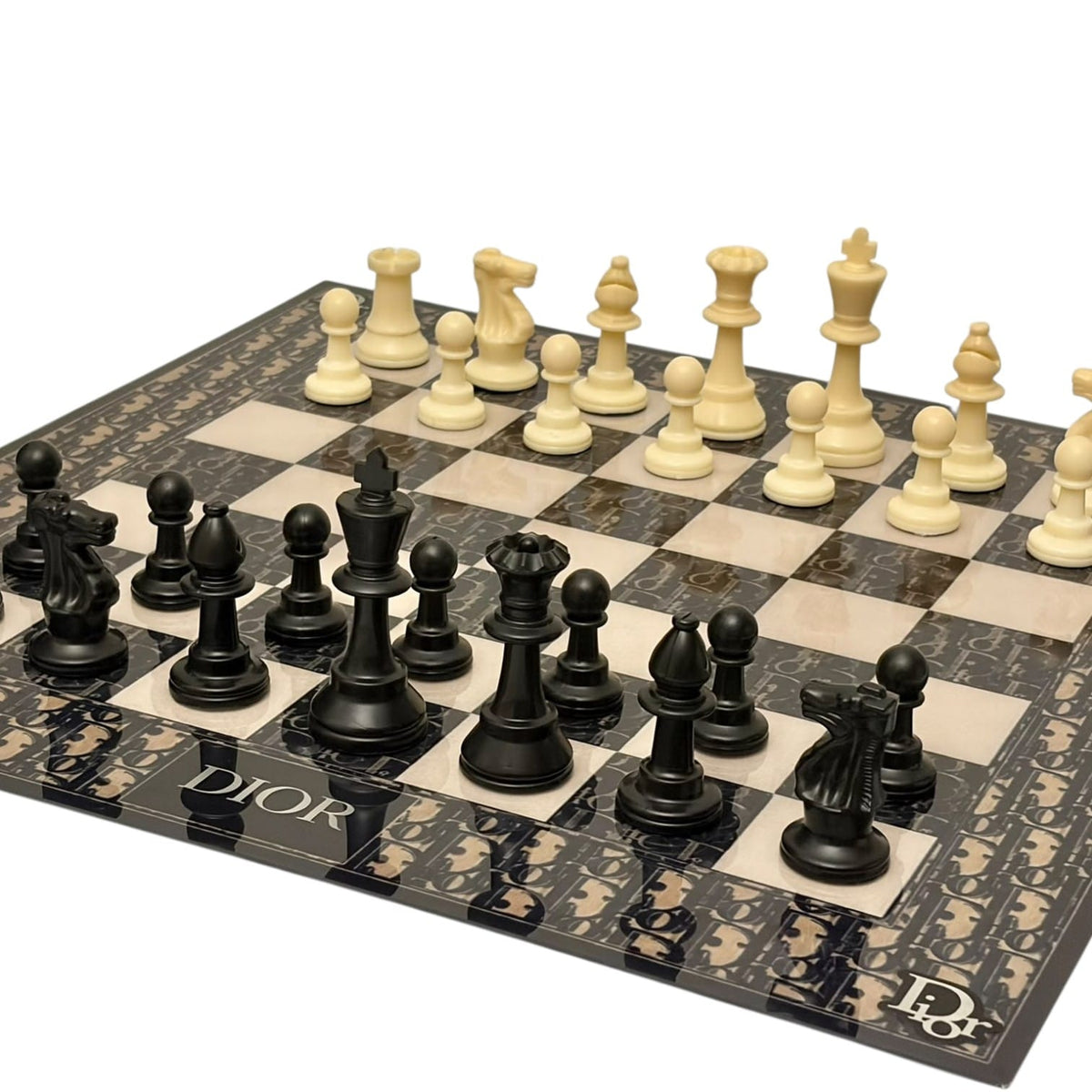 Dior Chess Set – Scacchiera Pop Art Luxury GF Exclusives