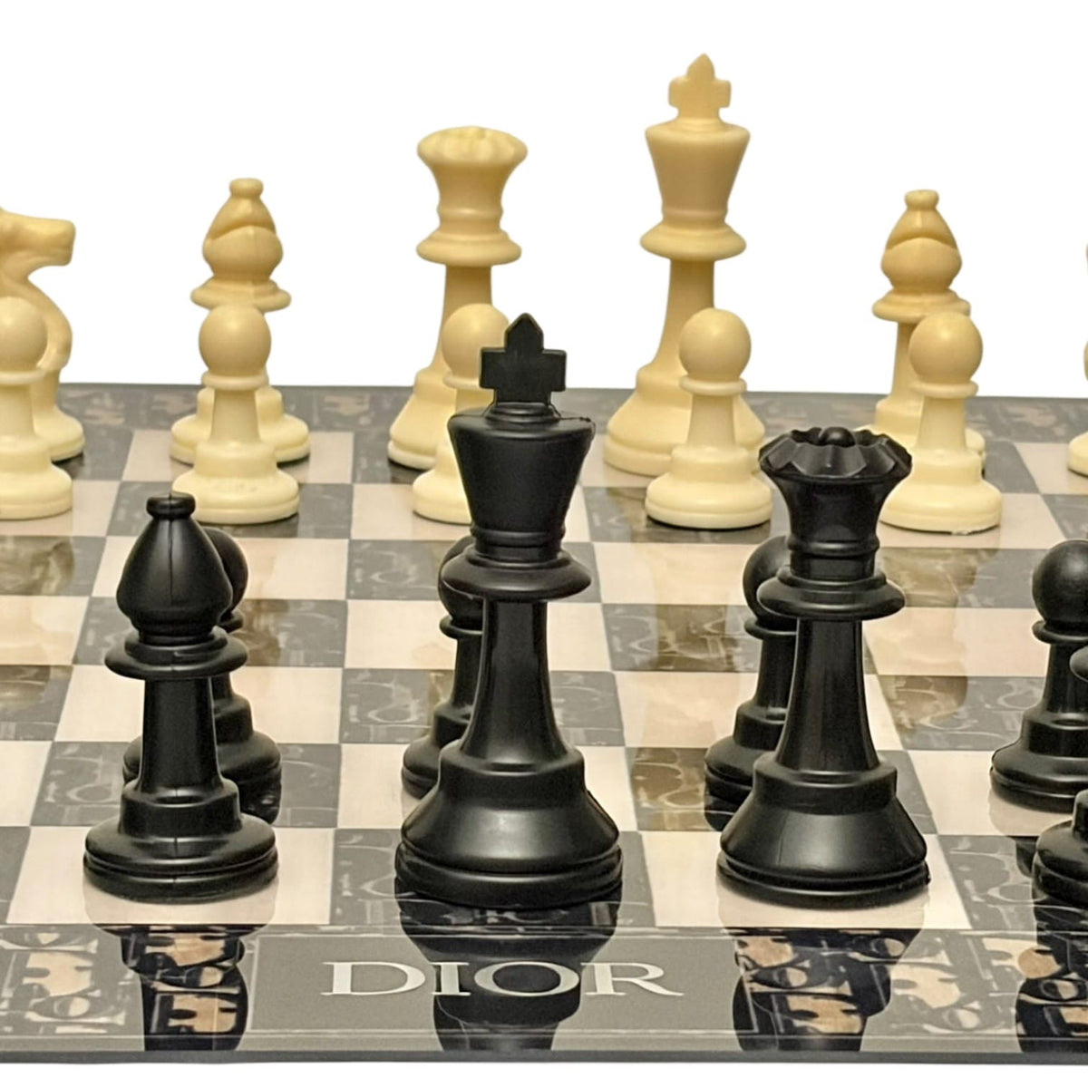 Dior Chess Set – Scacchiera Pop Art Luxury GF Exclusives