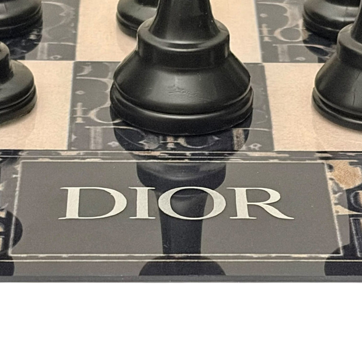 Dior Chess Set – Scacchiera Pop Art Luxury GF Exclusives