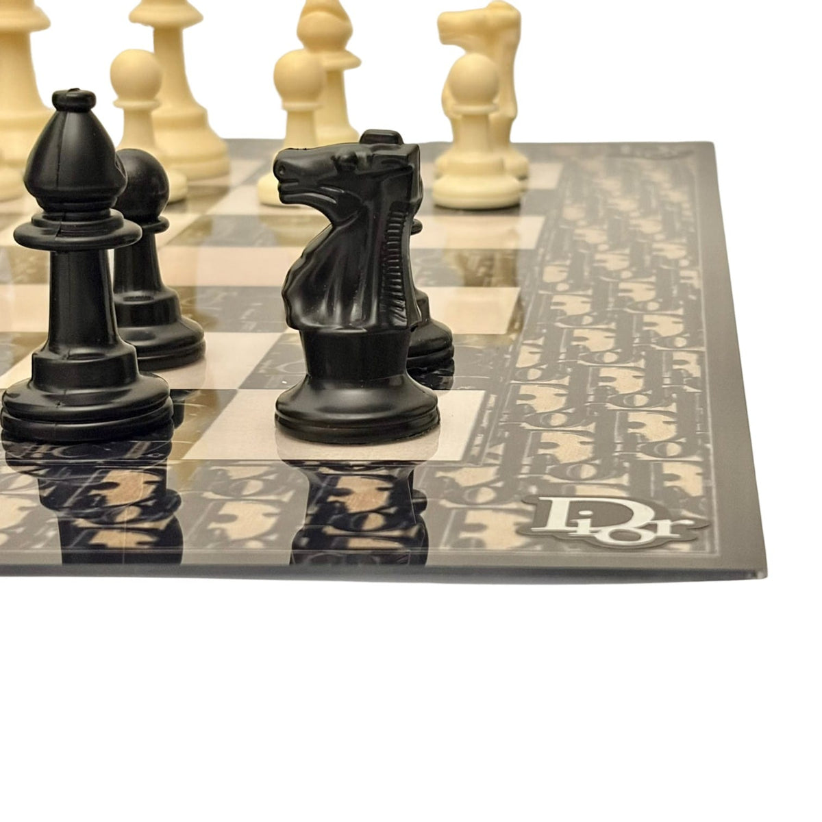 Dior Chess Set – Scacchiera Pop Art Luxury GF Exclusives