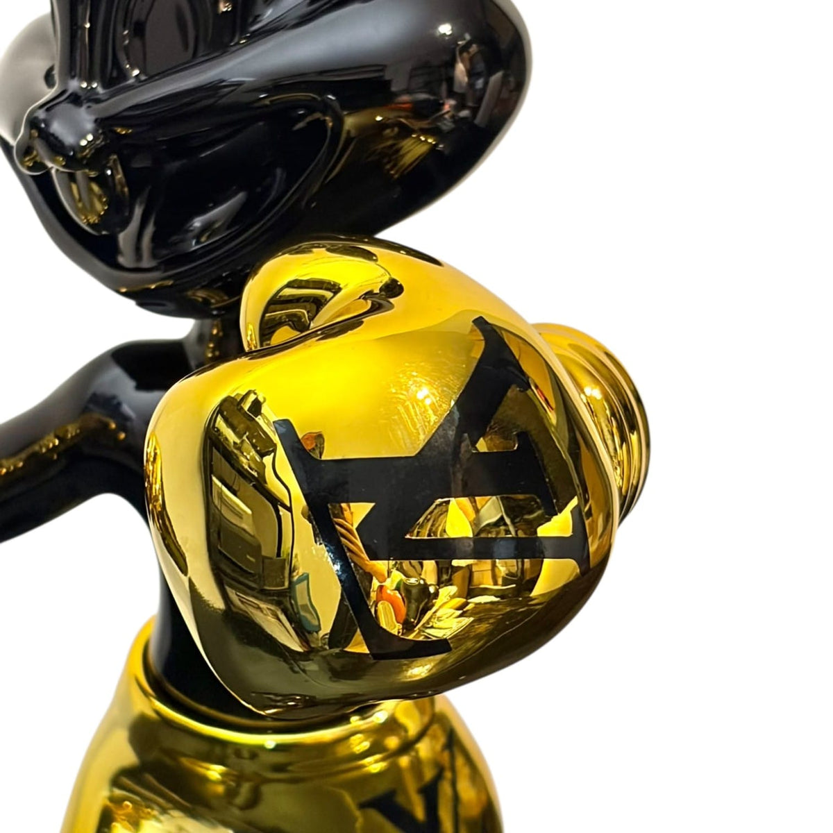 Louis Vuitton Boxing Bunny Black Gold – Scultura Pop Art GF Exclusives