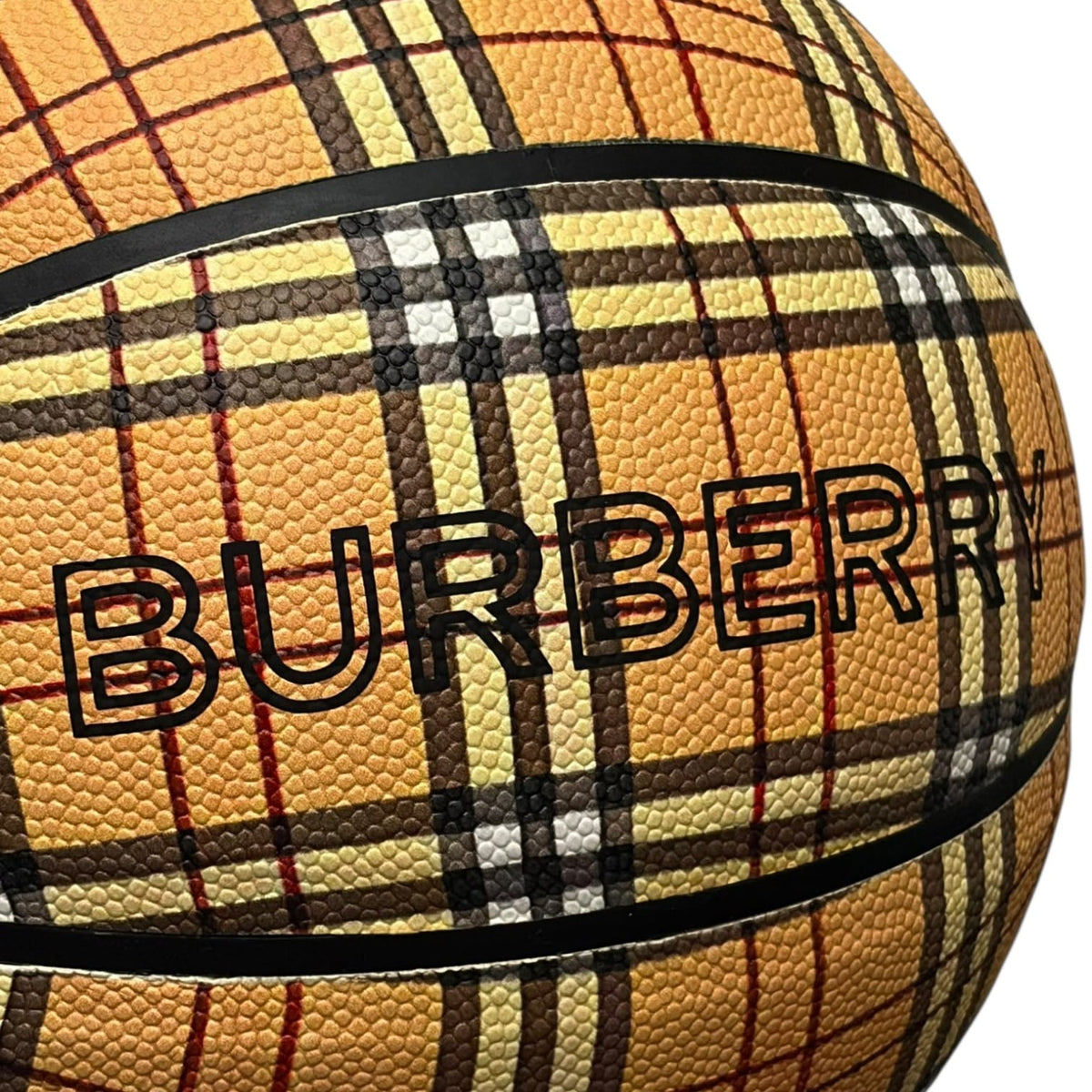 Burberry Classic Basketball – Pallone da Collezione Pop Art Luxury GF Exclusives