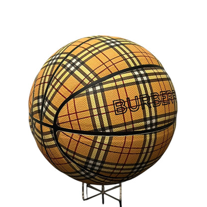 Burberry Classic Basketball – Pallone da Collezione Pop Art Luxury GF Exclusives