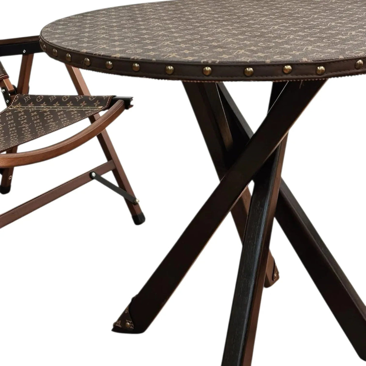 Set Arredo Custom Luxury Ispirato a Louis Vuitton | Tavolo Rotondo + 2 Sedie