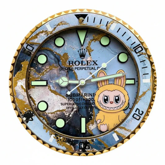 Orologio "The Golden Labubu" Custom da Parete - Moon24
